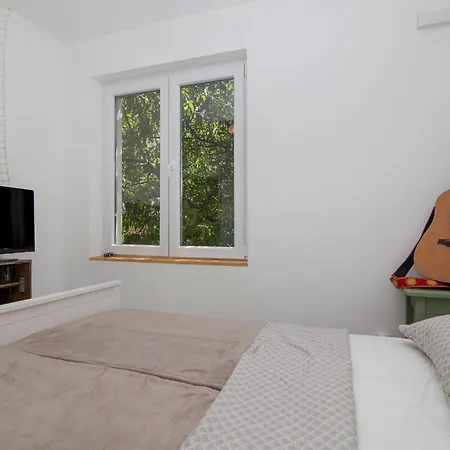 Sailor's Crib Apartment *